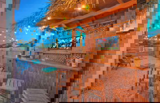 Foto 1 - Cheeky Tiki by Avantstay Pool, Boardwalk, View