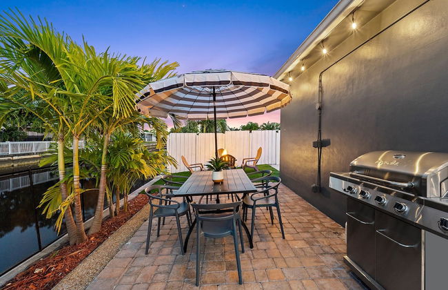Peaceful 5BR -waterway Views & Private Heated Pool - Photo 15