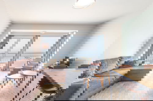 Foto 1 - Modern Apartment With Frontal Sea-view