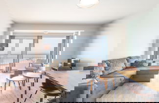 Foto 1 - Modern Apartment With Frontal Sea-view