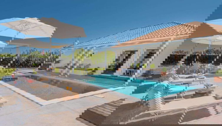 Foto 1 - Madini Luxury Villa With Private Swimming Pool