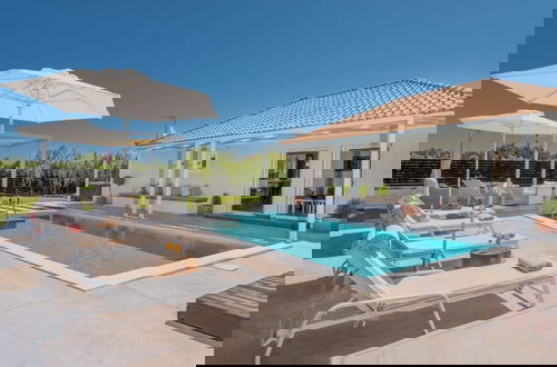 Foto 1 - Madini Luxury Villa With Private Swimming Pool