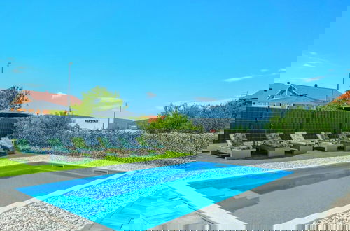 Foto 20 - Villa Dreamin With Heated Pool & Hot Tub