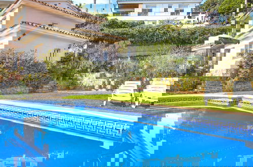Photo 23 - Modern Villa in Canyelles With Private Swimming Pool