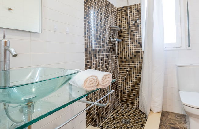 Modern Villa in Canyelles With Private Swimming Pool - Foto 13