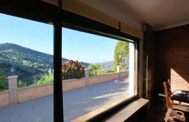 Independent Villa With Private Pool on an Estate in Sayalonga Costa del Sol - Foto 7