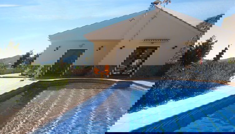 Foto 1 - Independent Villa With Private Pool on an Estate in Sayalonga Costa del Sol