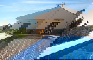 Foto 1 - Independent Villa With Private Pool on an Estate in Sayalonga Costa del Sol