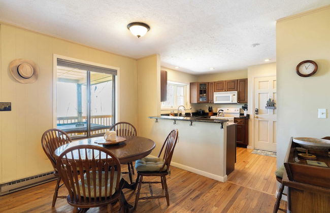 Deck w/ Forest Views, Ping Pong Blue Ridge Mtn Escape Ash Vale by Avantstay - Foto 9