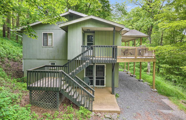 Deck w/ Forest Views, Ping Pong Blue Ridge Mtn Escape Ash Vale by Avantstay - Foto 38