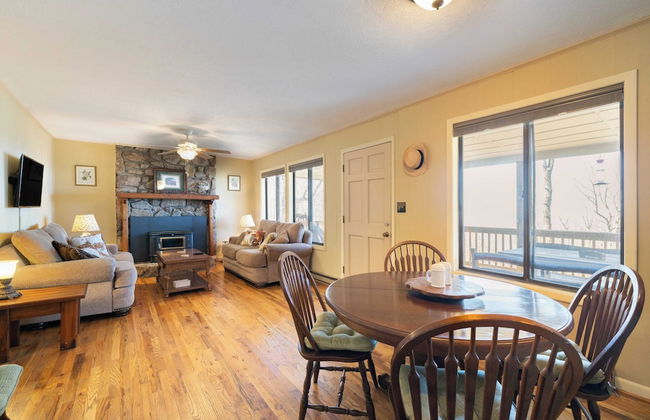 Deck w/ Forest Views, Ping Pong Blue Ridge Mtn Escape Ash Vale by Avantstay - Foto 5