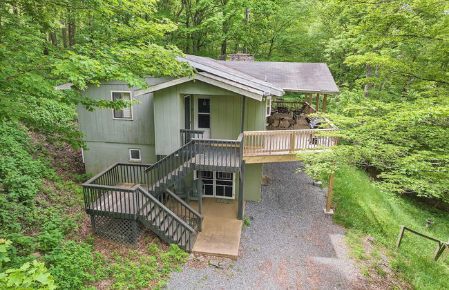 Deck w/ Forest Views, Ping Pong Blue Ridge Mtn Escape Ash Vale by Avantstay - Foto 32