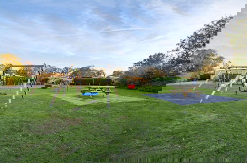 Photo 15 - Spacious Bunglow With Garden