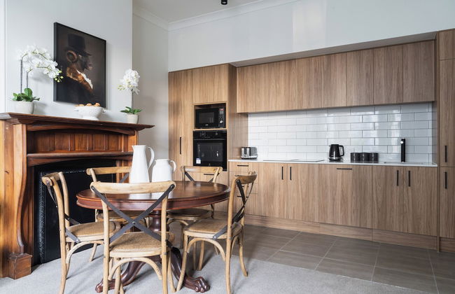 Luxury Apartment on Stuart Street - Photo 8