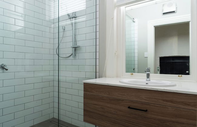 Luxury Apartment on Stuart Street - Photo 12