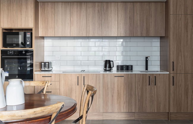 Luxury Apartment on Stuart Street - Photo 7