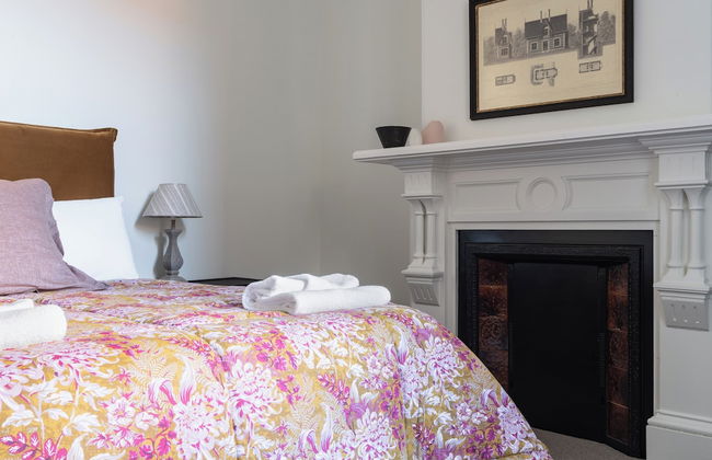 Luxury Apartment on Stuart Street - Photo 3