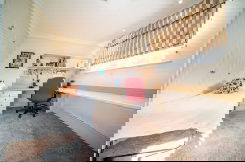 Foto 21 - Glenelg Beach Stylish 2 Story Townhouse Sea View