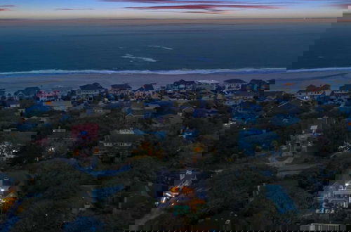 Foto 36 - 28 Beachwood West by Avantstay Close to Beach, Multiple Decks & Private Pool!