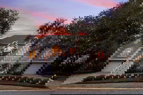 Foto 1 - 28 Beachwood West by Avantstay Close to Beach, Multiple Decks & Private Pool!