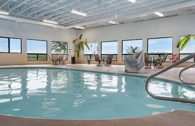 Lakefront Oasis Amazing Views! - Photo 21