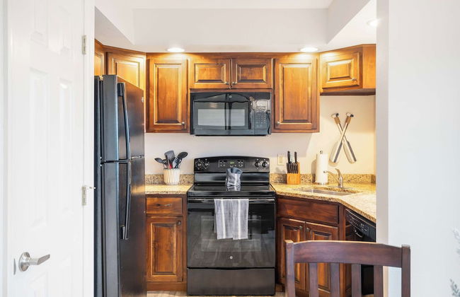 Lakefront Oasis Amazing Views! - Photo 5