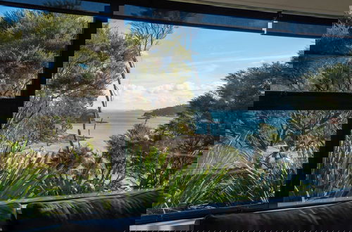 Photo 19 - Wharetana Bay Villa with beach walkway