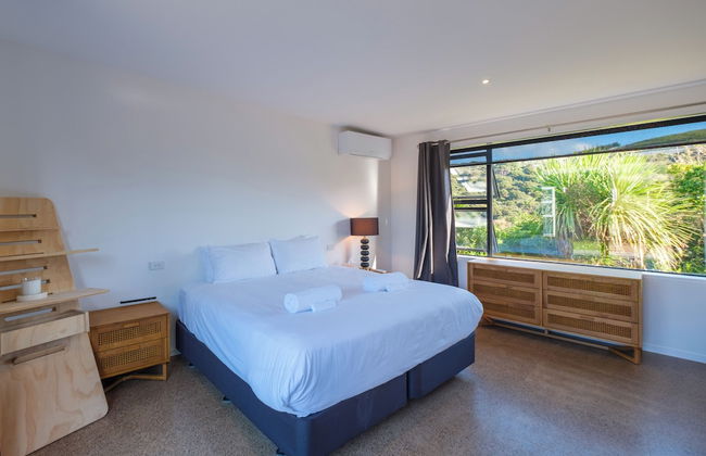 Wharetana Bay Villa with beach walkway - Foto 3