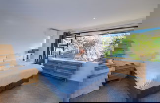 Photo 3 - Wharetana Bay Villa with beach walkway