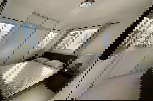 Foto 3 - Apartment Near Beach And Airport