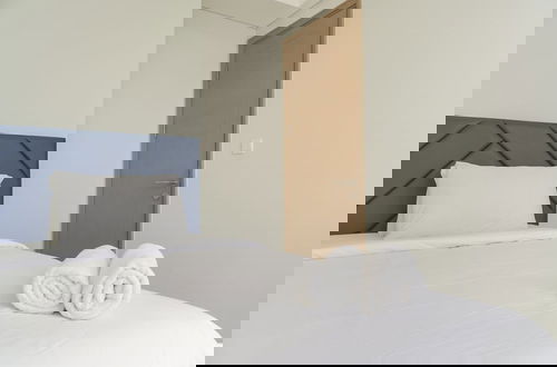 Foto 6 - Modern Look And Comfy 2Br Gold Coast Apartment
