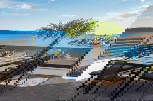 Foto 18 - Luxury Villa With Swimming Pool and Sauna