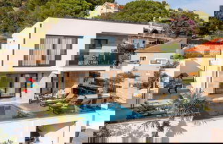 Photo 1 - Luxury Villa With Swimming Pool and Sauna