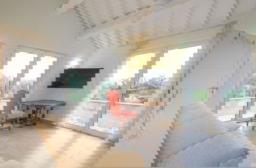 Foto 8 - Serene Holiday Home in Grimaud With Private Pool
