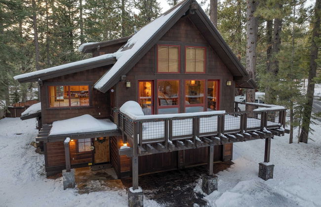 Ward Creek by Avantstay 5 Min Walk to Lake, Deck - Foto 2