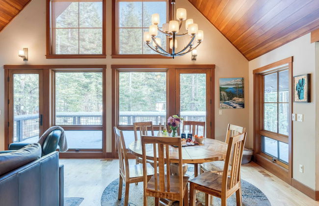 Ward Creek by Avantstay 5 Min Walk to Lake, Deck - Foto 5