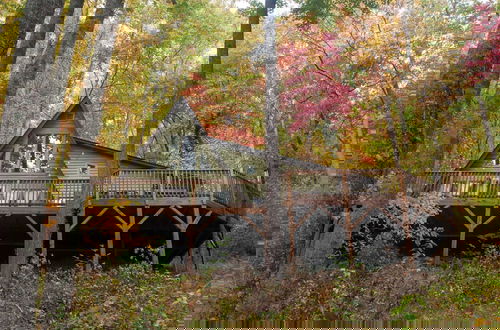 Foto 36 - Honeycomb Hideaway by Avantstay Rustic Retreat
