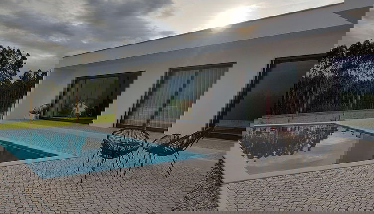 Foto 1 - Lavish Holiday Home With Private Pool