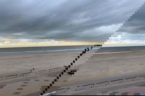 Foto 32 - Cosy Apartment Directly on the Beach in Knokke