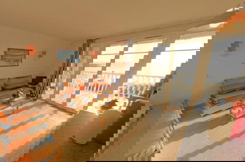 Foto 3 - Apartment With Pool and sea View in Brittany