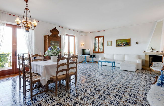 Villa in Torri With Pool & Mountain Views - Foto 25