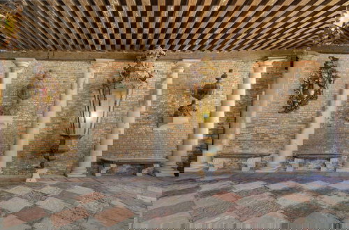 Foto 2 - DOGE Stair