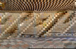 Foto 2 - DOGE Stair
