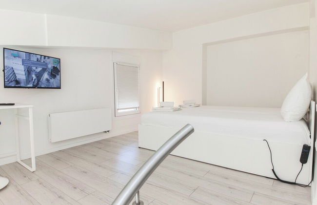 Marousi 2 Bd Luxury Living w Shared Pool - Foto 12