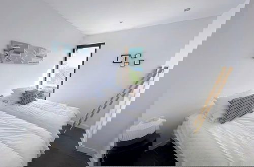 Foto 5 - Villa for 8 People in an Estate Near the sea