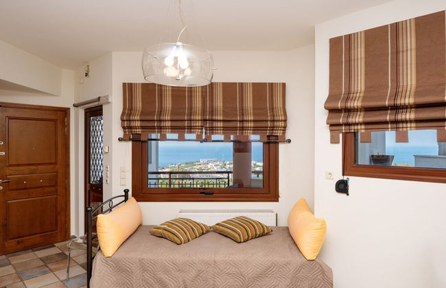 Villa Seragio - With 60m Private Pool - Photo 39
