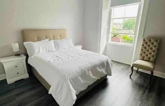 Burnock Lodge - Donnini Apartments - Photo 3