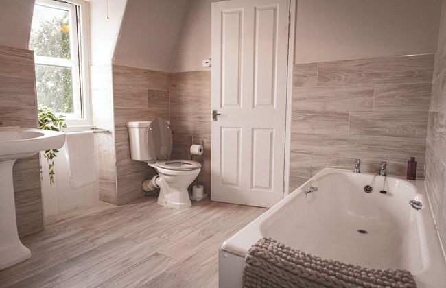Spacious 4 Bedroom Flat in Stirling - Foto 8