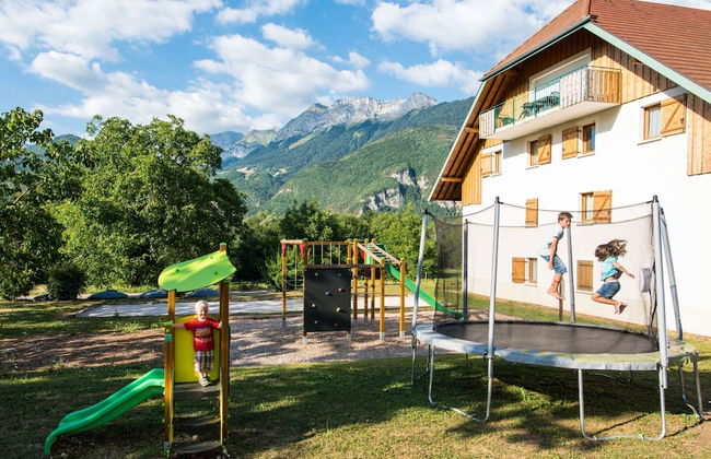 Alpine Getaway With Pool - Photo 10