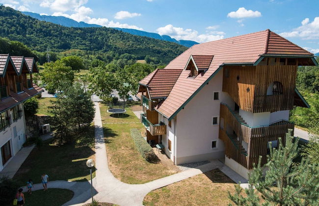 Alpine Getaway With Pool - Photo 8